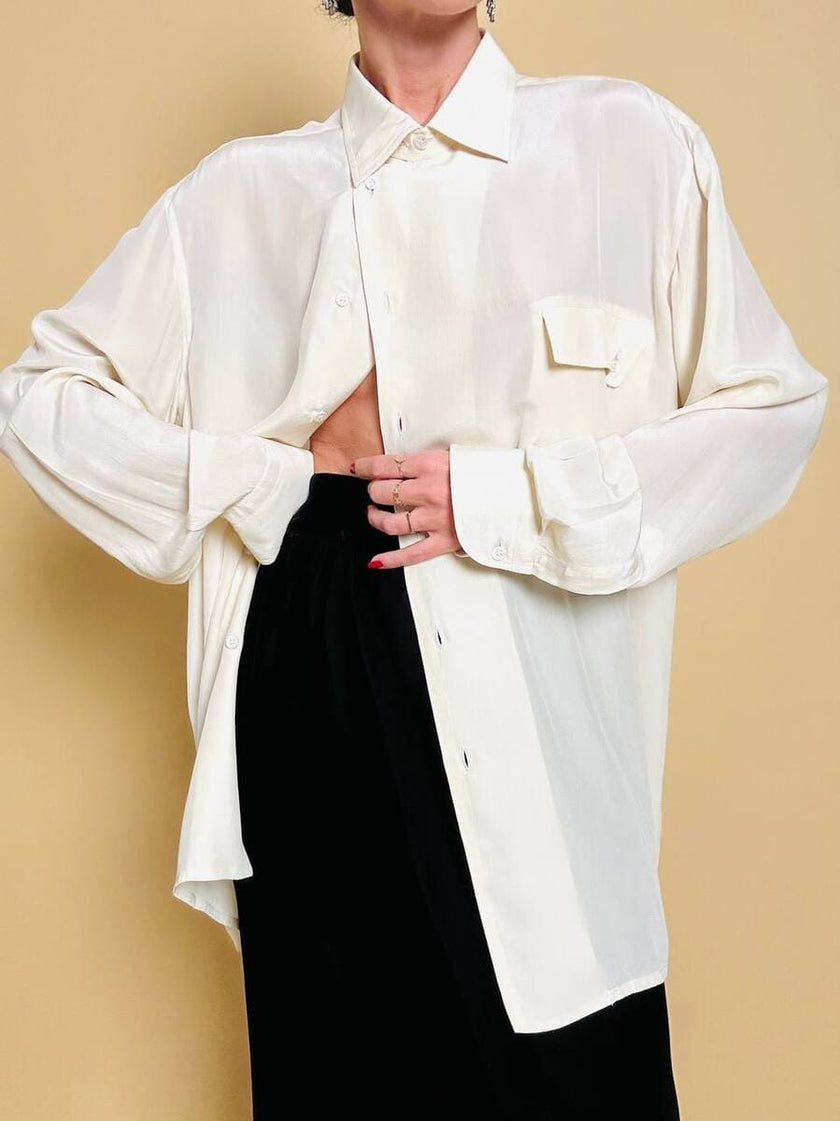 Camicia oversize in seta avorio con abbottonatura asimmetrica “Gigi Pary”