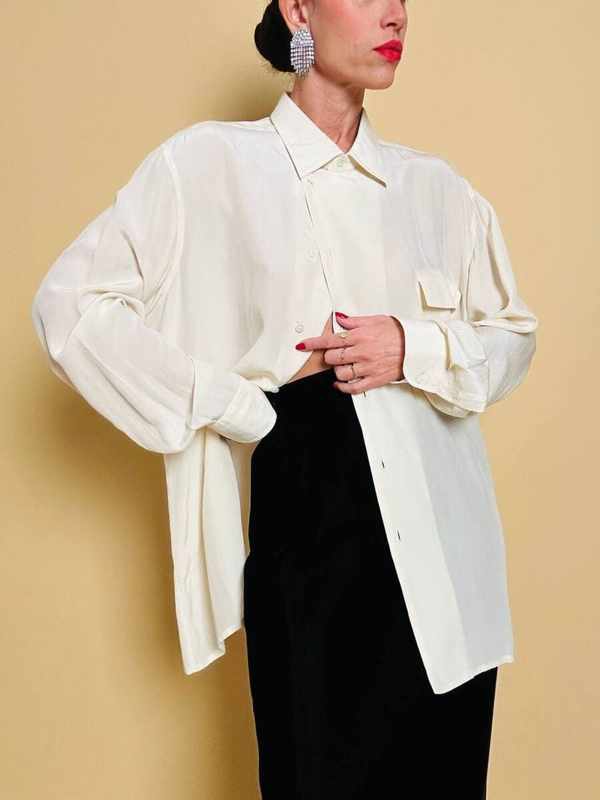 Camicia oversize in seta avorio con abbottonatura asimmetrica “Gigi Pary”