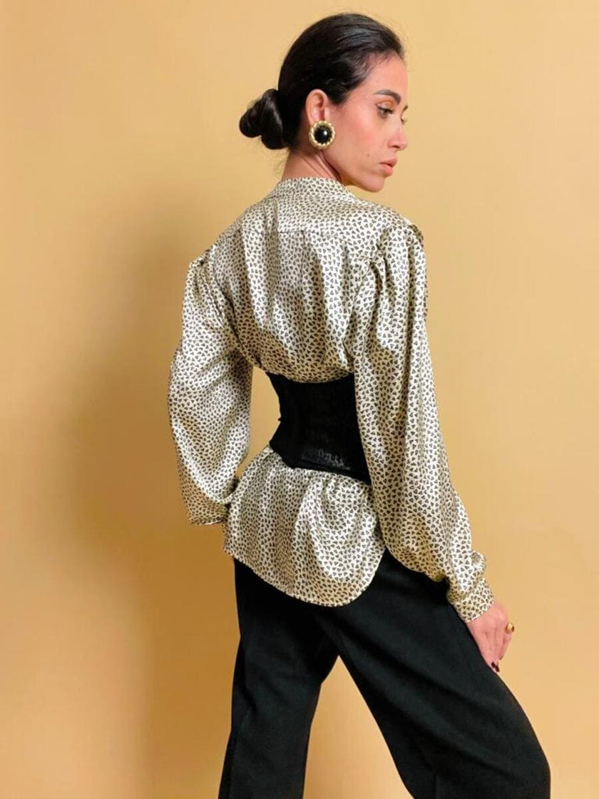 Camicia sartoriale in raso ivory con micro fantasia nera