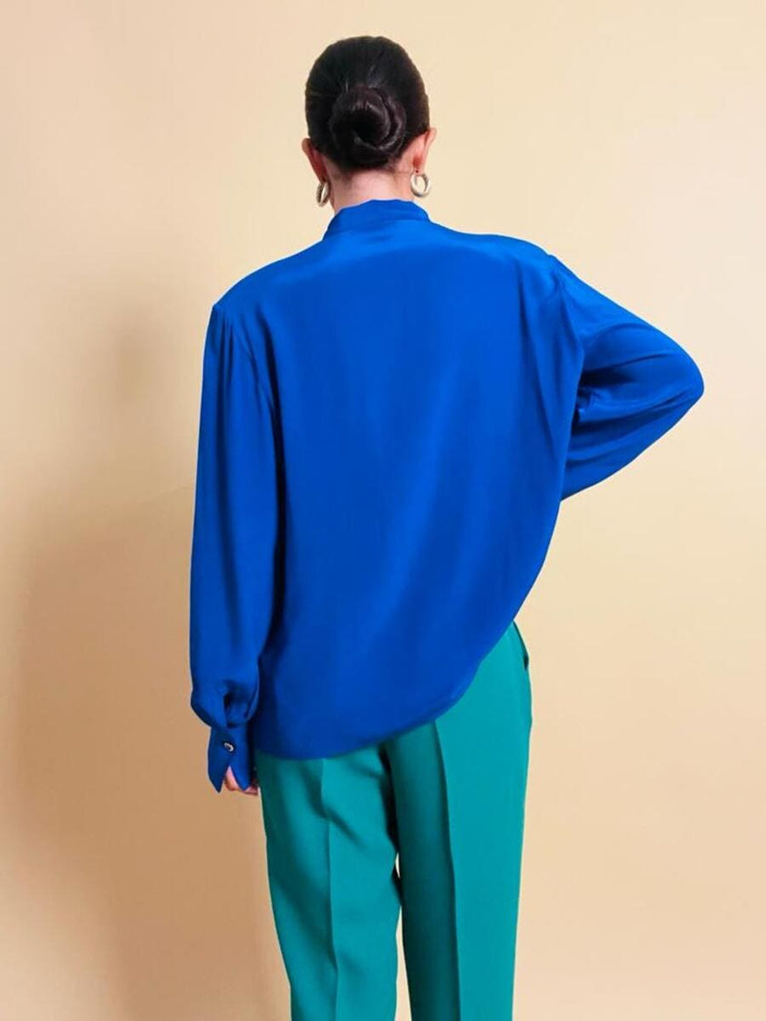 Camicia sartoriale in seta blu Majorelle