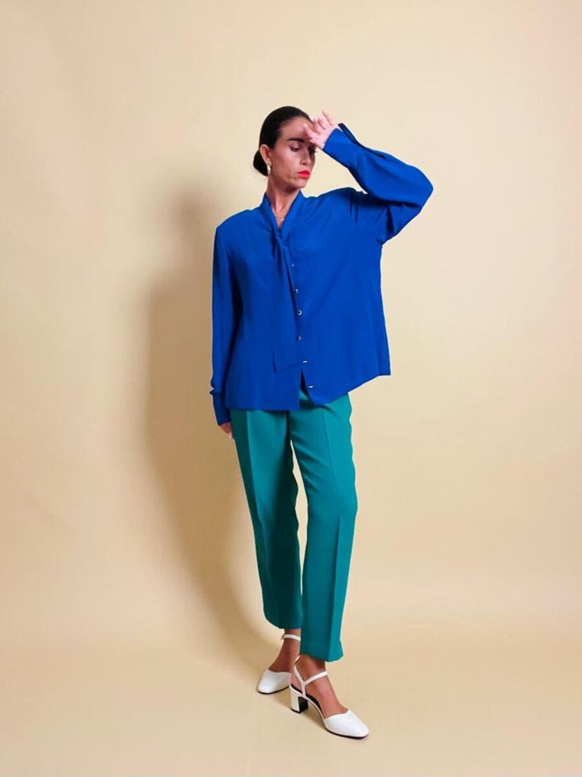 Camicia sartoriale in seta blu Majorelle