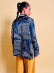 Camicia in raso di seta blu notte con fantasia paisley grigio perla