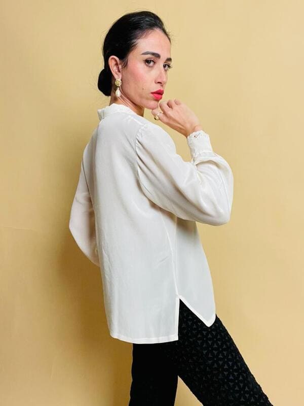 Camicia in seta avorio con pizzo ricamato a mano