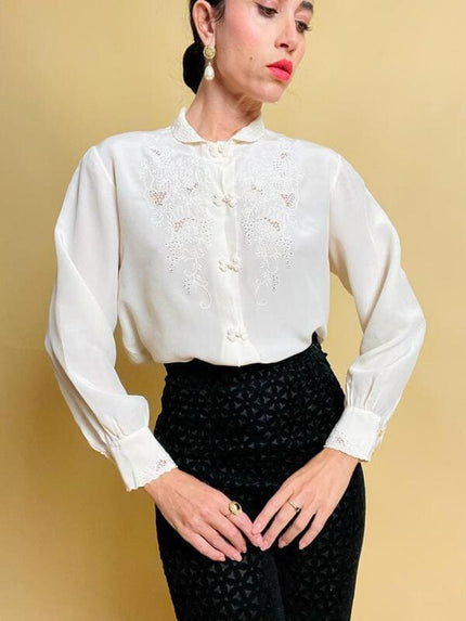 Camicia in seta avorio con pizzo ricamato a mano