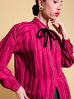 Camicia in seta Jaquard bordeaux a righe con fili di lamè oro