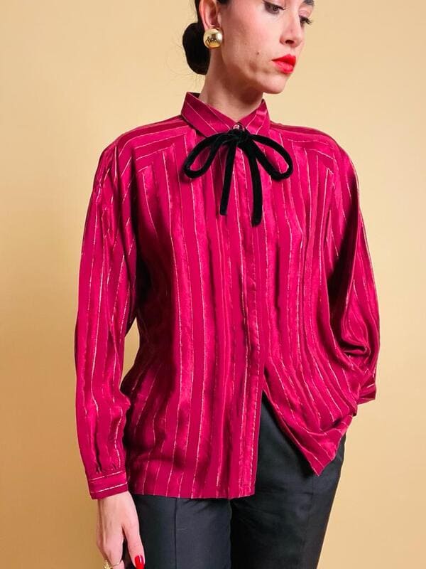 Camicia in seta Jaquard bordeaux a righe con fili di lamè oro