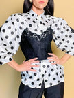 Camicia in raso bianco a pois neri