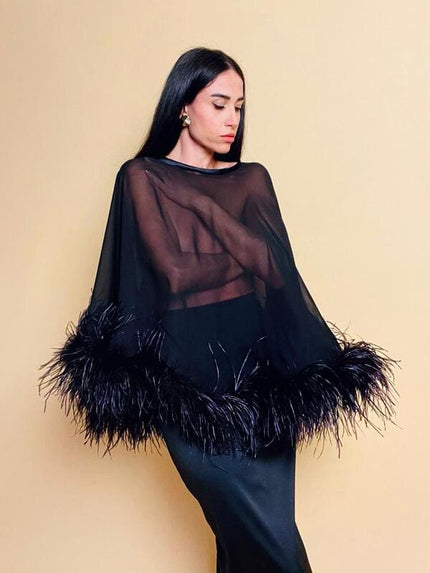 Cappa in chiffon con piume di marabù