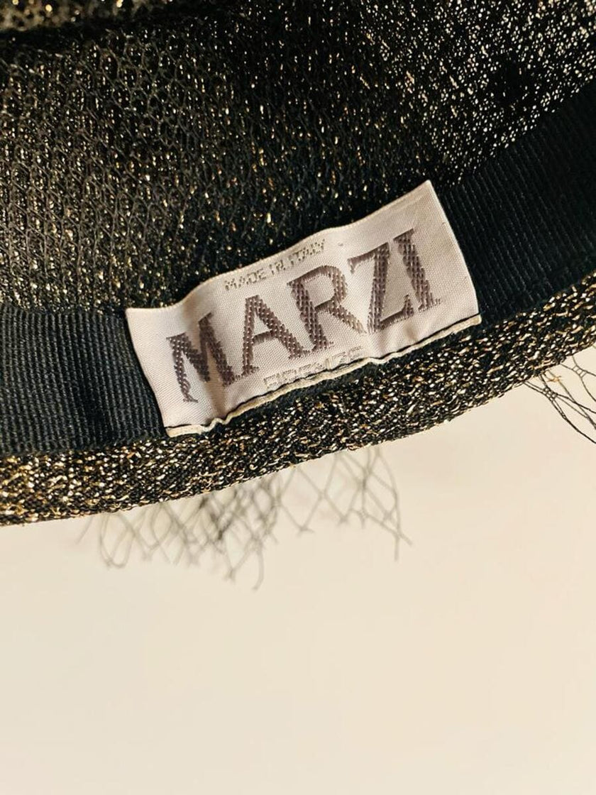 Cappellino con veletta in lurex oro e tulle nero Marzi Firenze