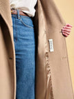 Cappotto doppiopetto in drap di lana cammello 
