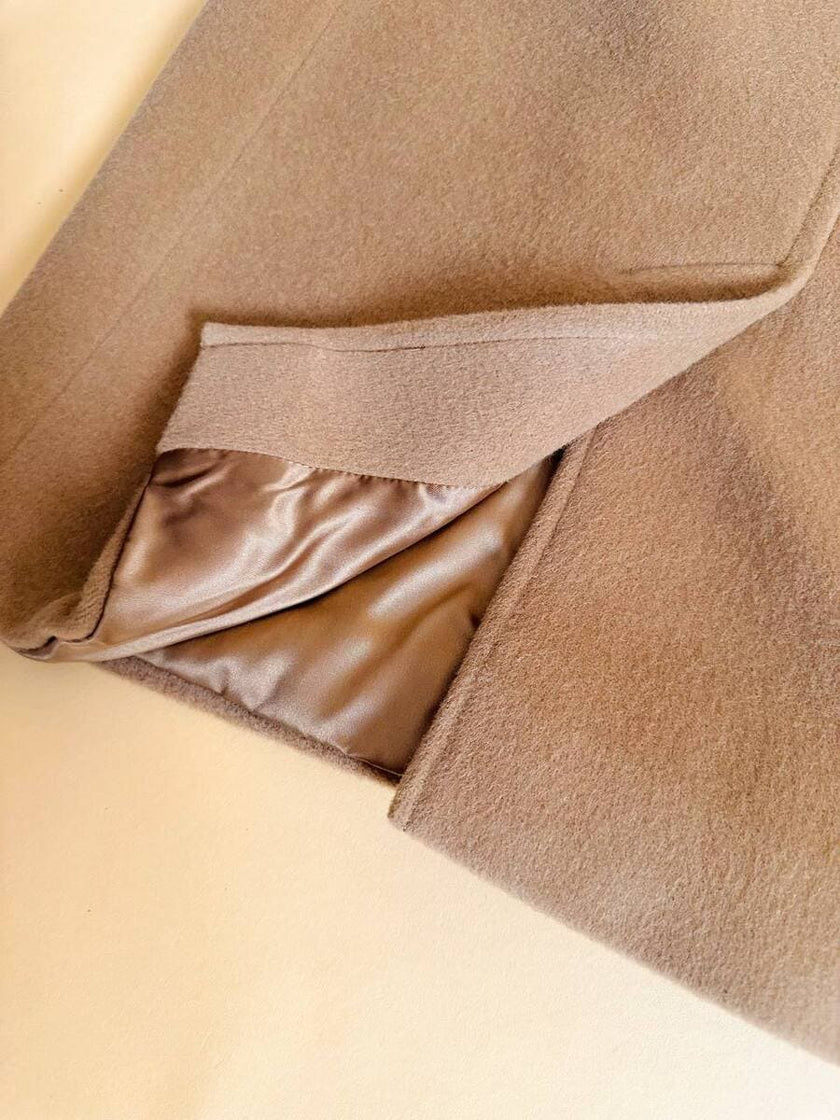 Cappotto doppiopetto in drap di lana cammello 