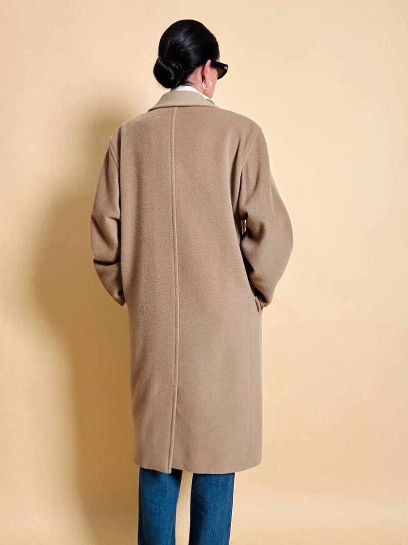 Cappotto doppiopetto in drap di lana cammello 