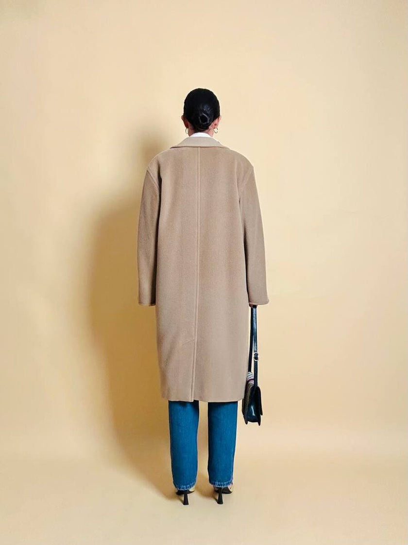 Cappotto doppiopetto in drap di lana cammello 