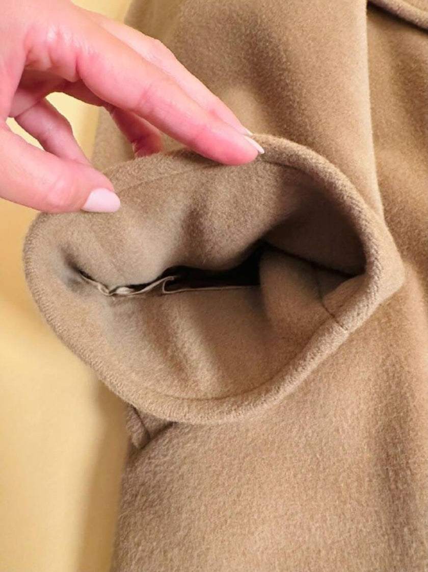 Cappotto doppiopetto in drap di lana cammello 