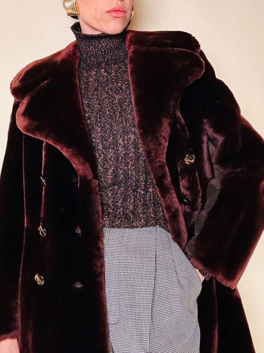 Cappotto doppiopetto in montone rasato rosso marrone