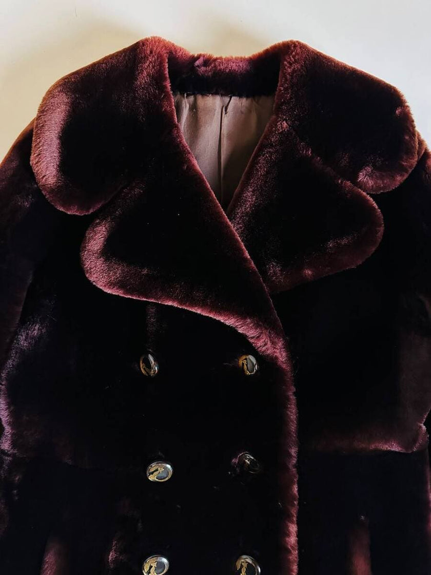 Cappotto doppiopetto in montone rasato rosso marrone