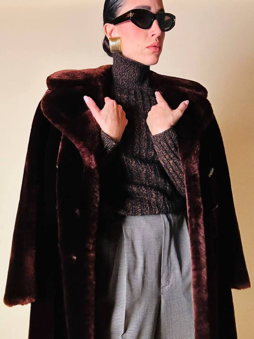 Cappotto doppiopetto in montone rasato rosso marrone