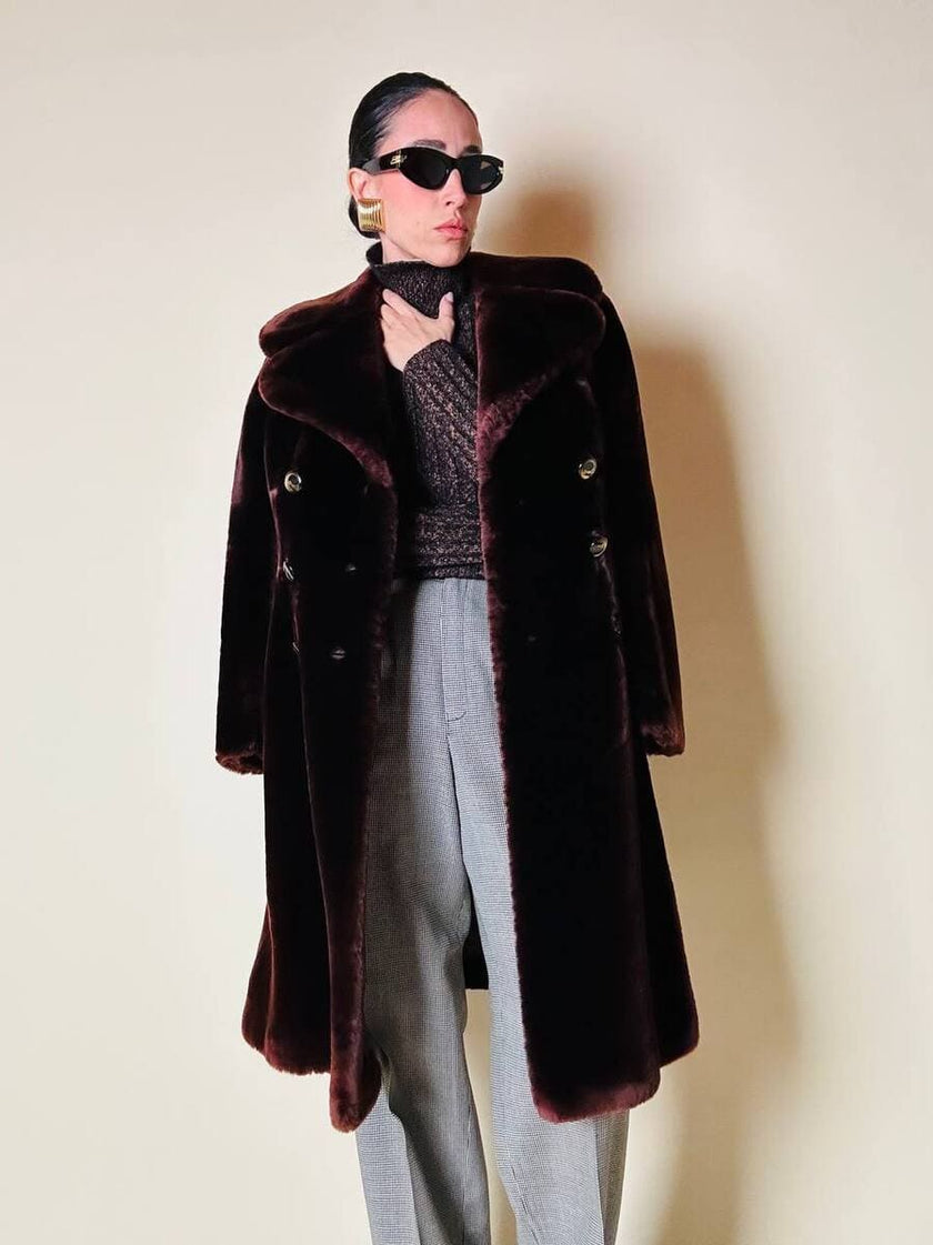 Cappotto doppiopetto in montone rasato rosso marrone