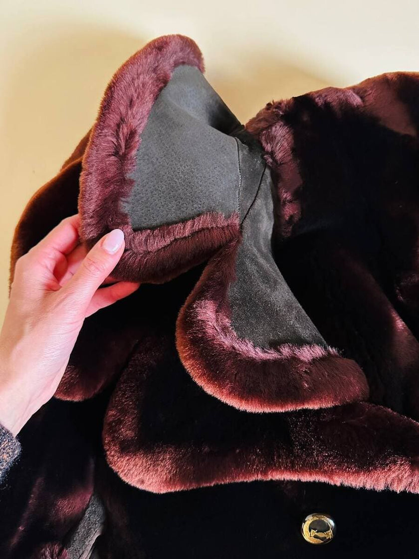 Cappotto doppiopetto in montone rasato rosso marrone