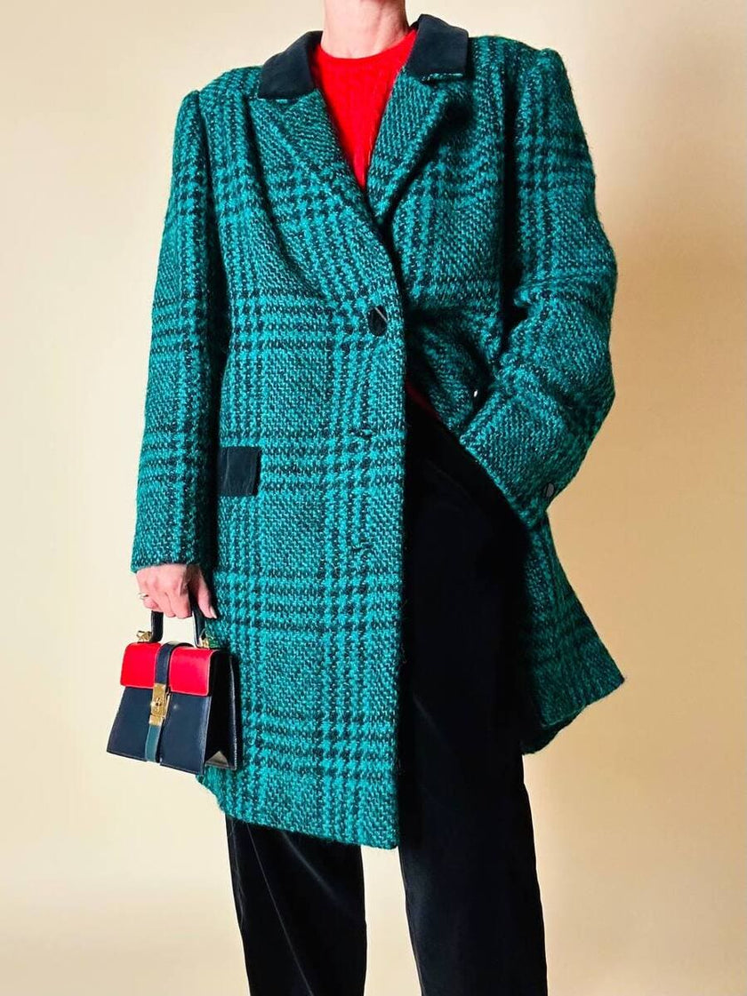 Cappotto sartoriale in lana bouclé verde e nero fantasia principe di Galles