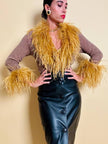 Cardigan in lana mélange color caramello con piume di struzzo