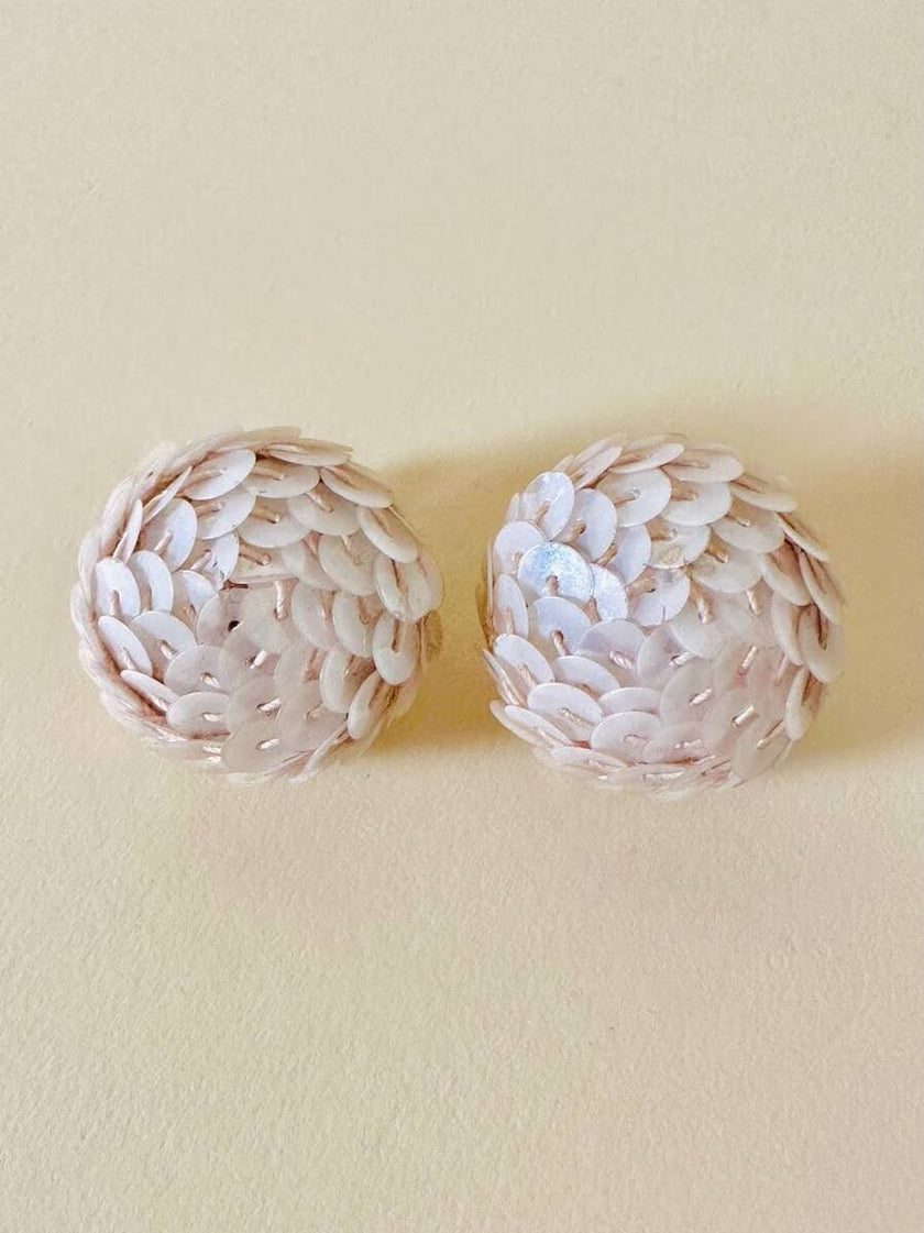 White sequin button-on clip