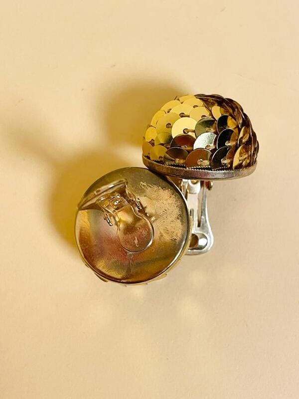 Clip a bottone in paillettes oro