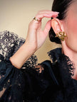 Clip dorate con cuore e iniziali YSL 