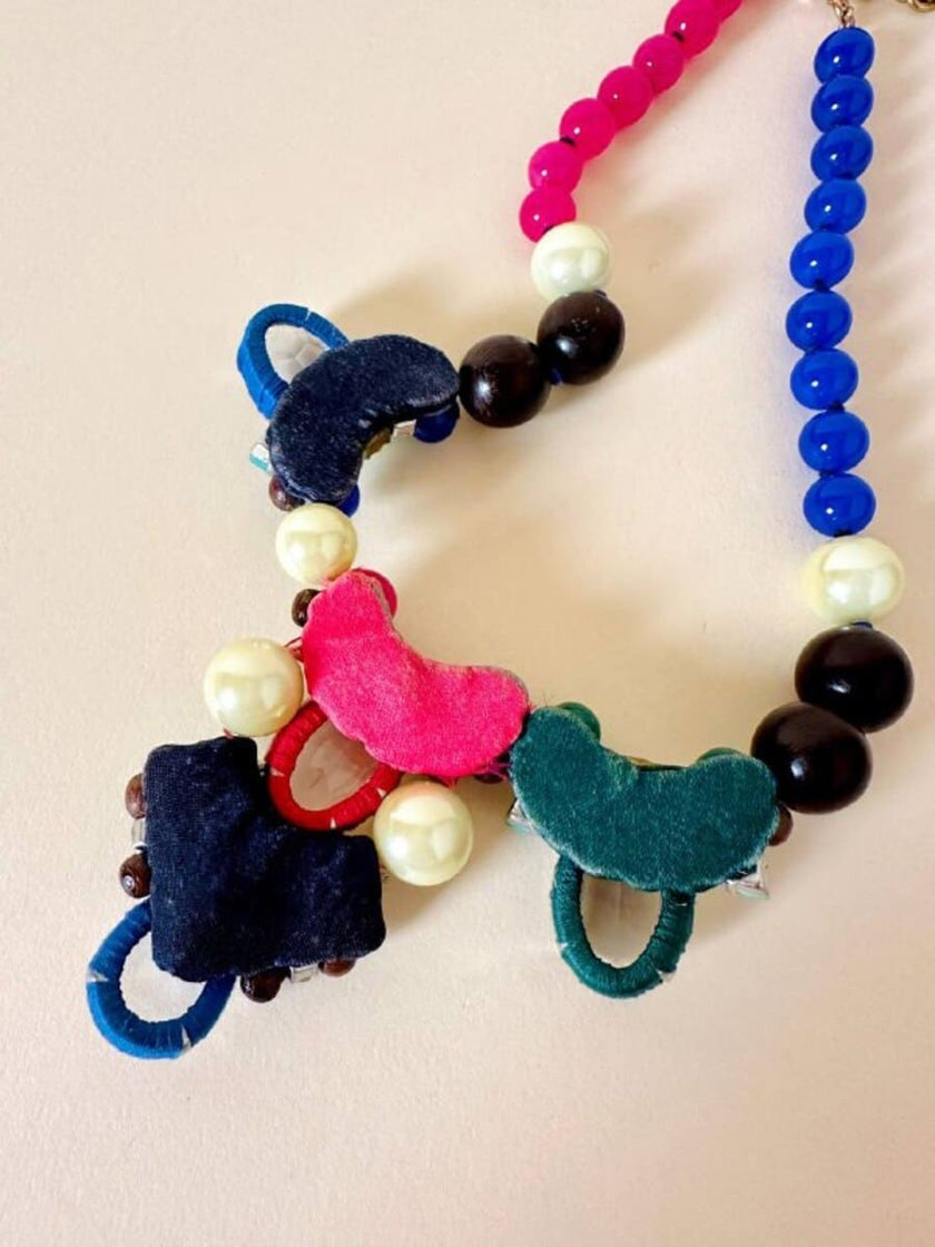 Collier con cristalli e pietre multicolor “Radà”