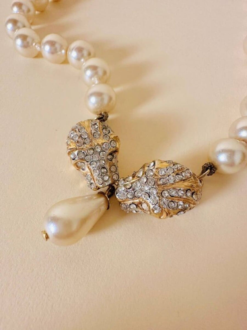 Collier di perle con teste di leopardo “Pierre Cardin”