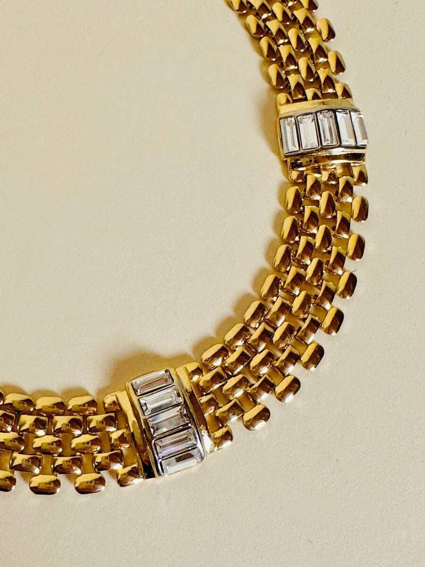 Collier in maglia metallica oro con cristalli incastonati