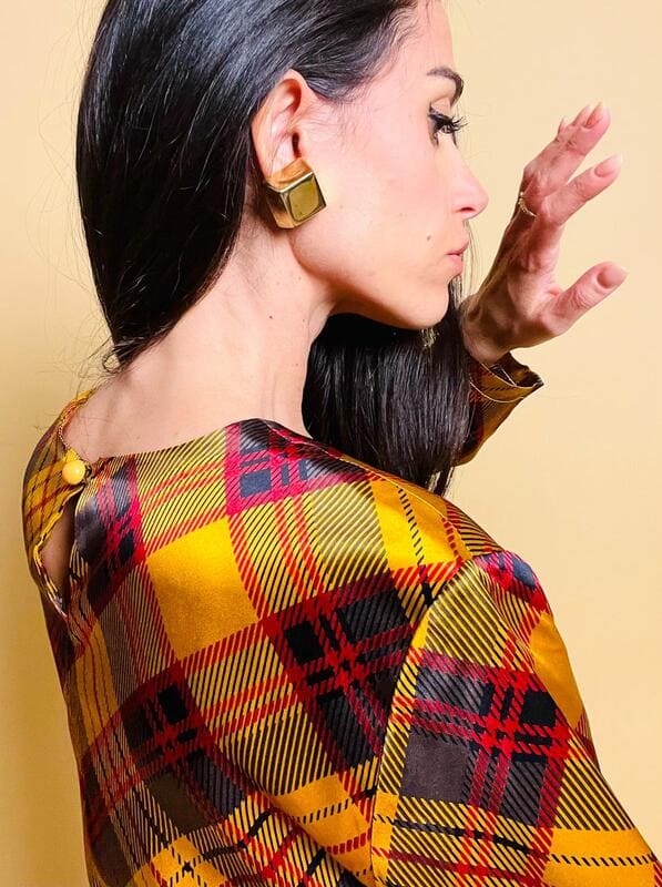 Earrings cube