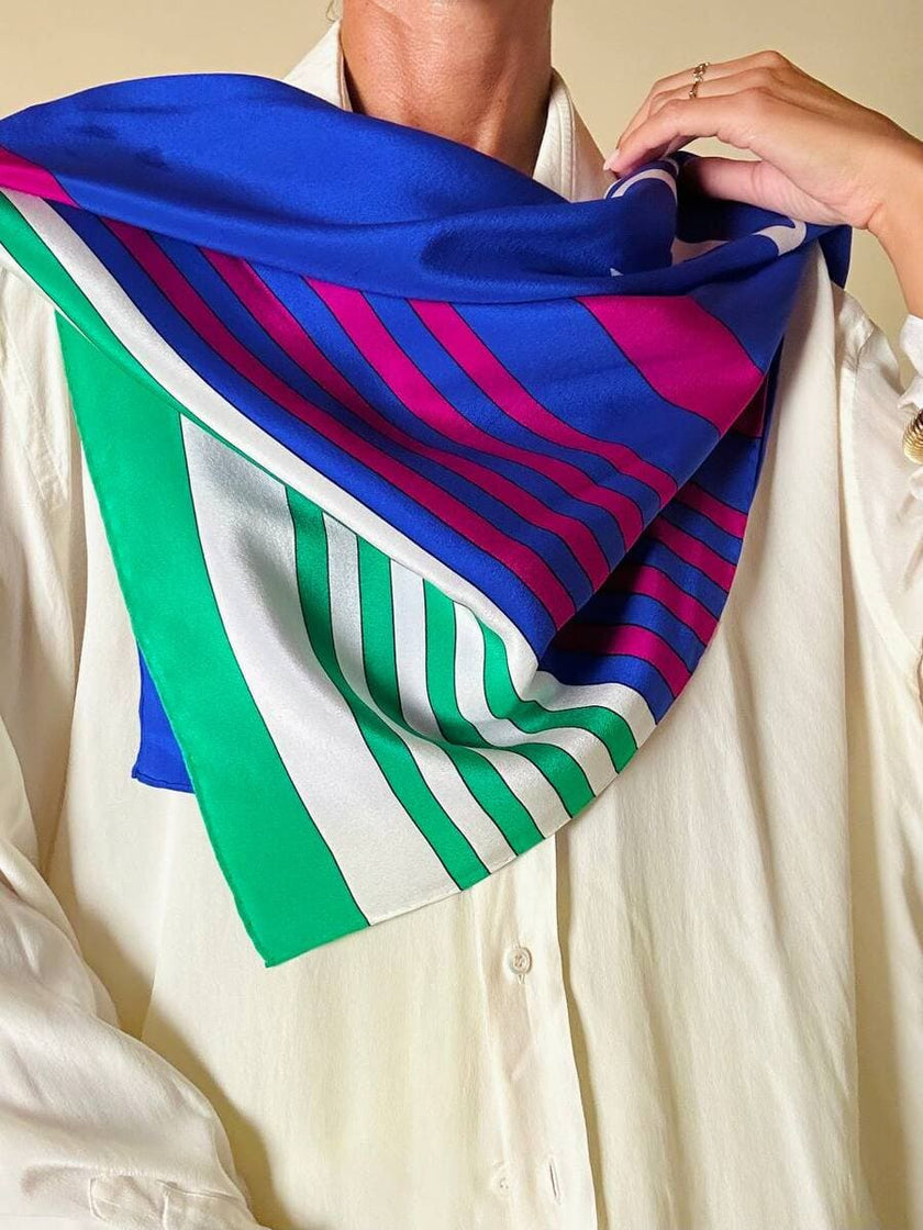 Foulard in seta multicolor con maxi logo “Yves Saint Laurent”