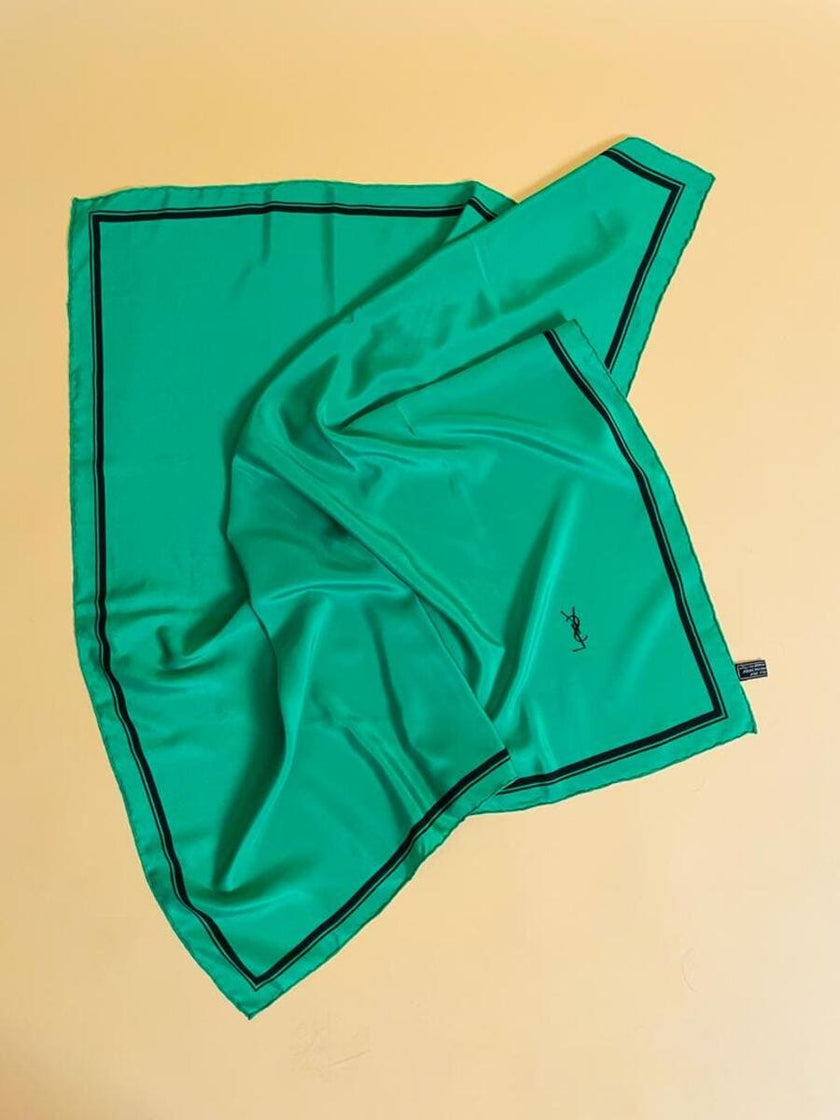 Foulard in seta verde smeraldo 