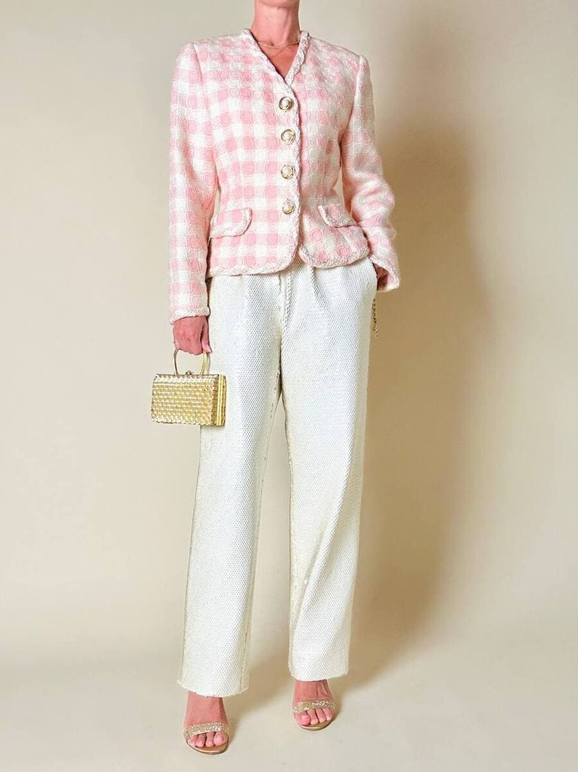 Giacca sartoriale in tweed rosa e bianco con bottoni gioiello