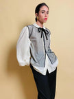 Gilet in tulle nero con strass multicolor