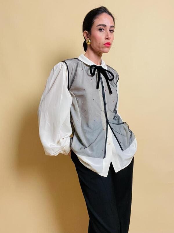 Gilet in tulle nero con strass multicolor