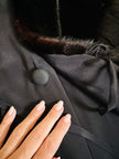 Gilet lungo in visone marrone con riflessi mogano