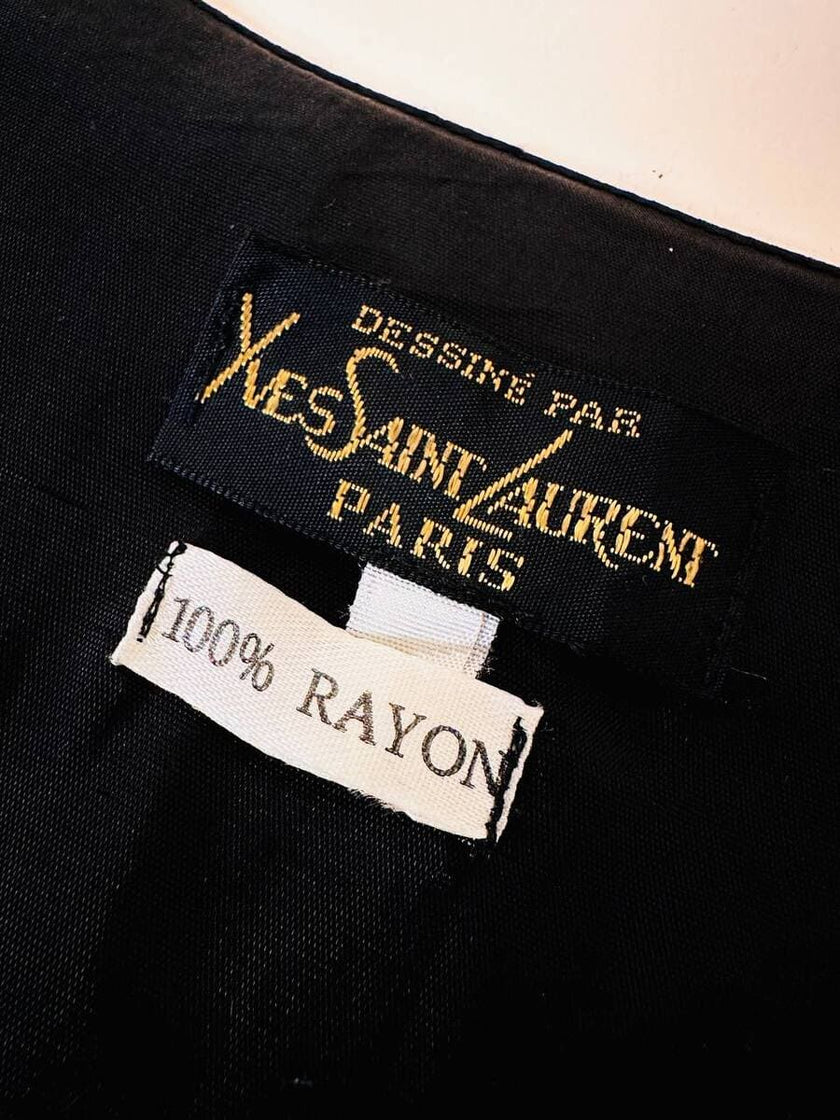 Gilet nero goffrato con bottoni dorati a forma di cuore “Yves Saint Laurent”
