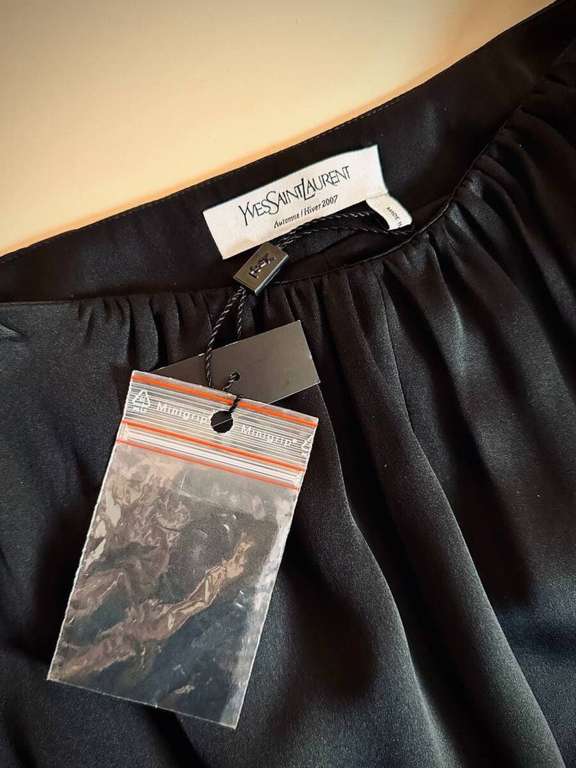 Gonna lunga in raso di seta nero “Yves Saint Laurent Rive Gauche”