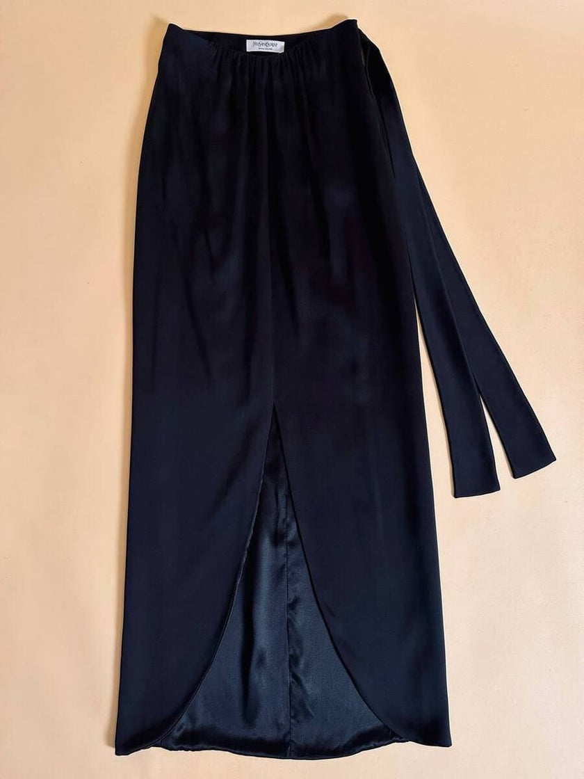 Gonna lunga in raso di seta nero “Yves Saint Laurent Rive Gauche”