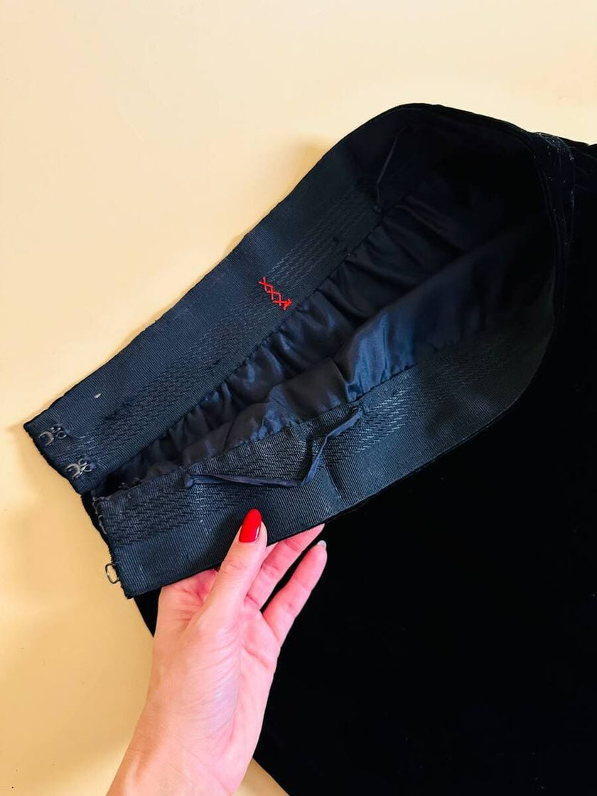 Gonna sartoriale in velluto nero