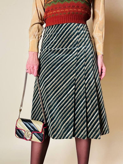 Gonna sartoriale in velluto a righe verdi e caramello