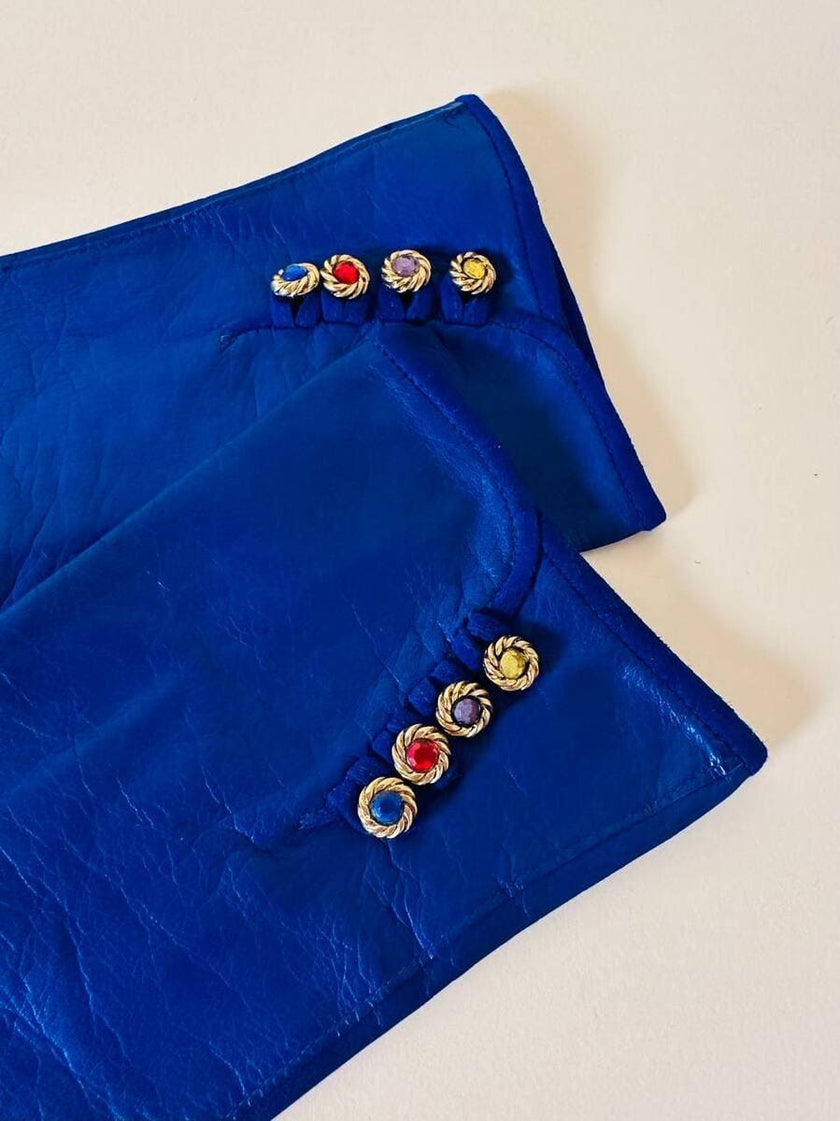 Guanti in nappa bluette con piccoli bottoni gioiello