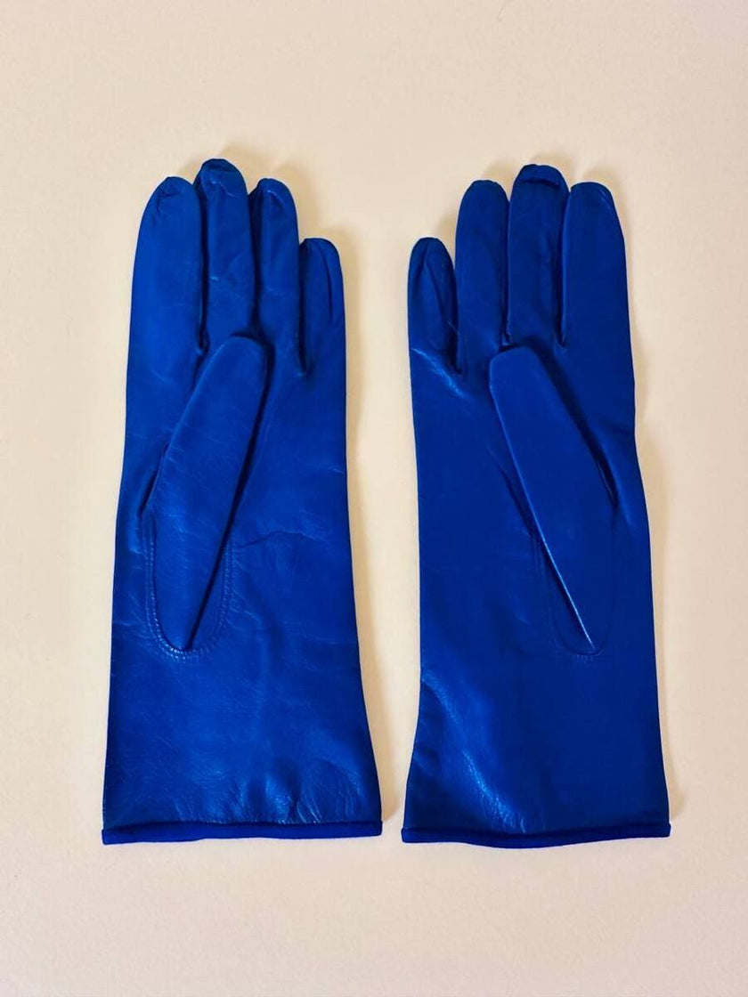Guanti in nappa bluette con piccoli bottoni gioiello