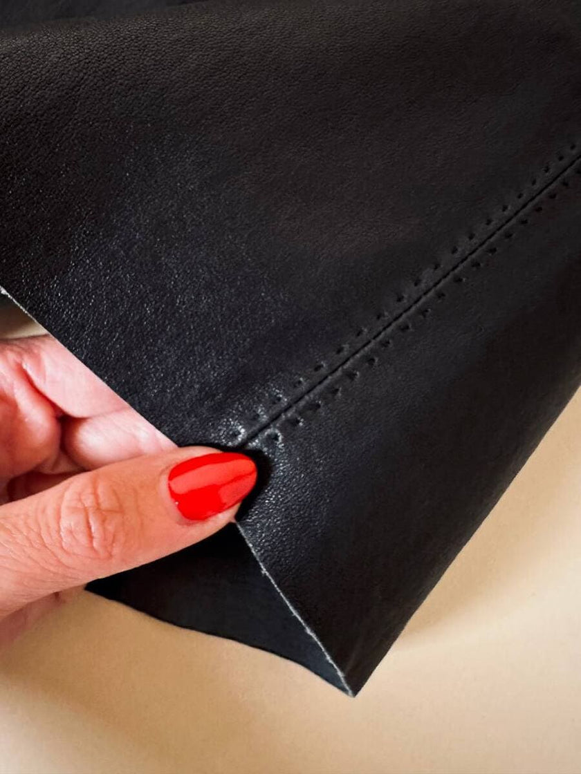 Longuette nera in nappa stretch “Stouls Paris”