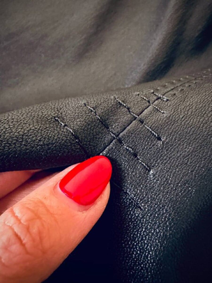 Longuette nera in nappa stretch “Stouls Paris”