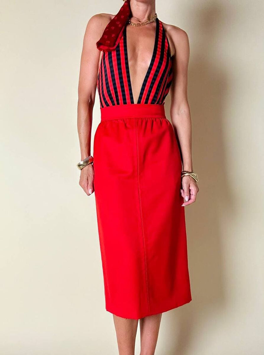 Longuette rossa con abbottonatura posteriore “Yves Saint Laurent”