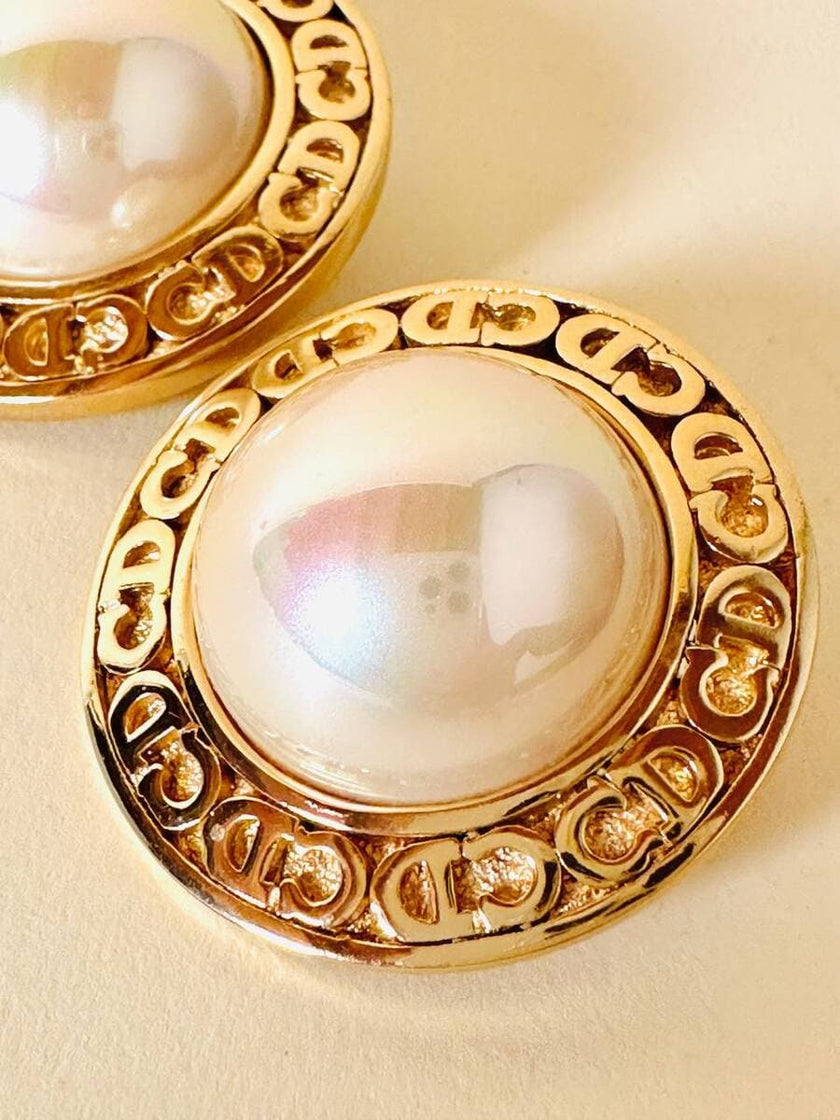 Maxi clip dorate con perle cabochon “Christian Dior”