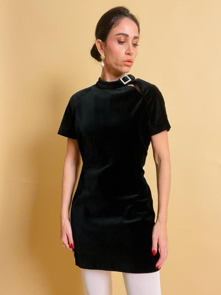 Mini dress in velluto nero con fibbia gioiello